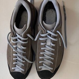 Asolo Women's Shiver GV Gore-Tex Hiking Shoe 10 ( no insoles)